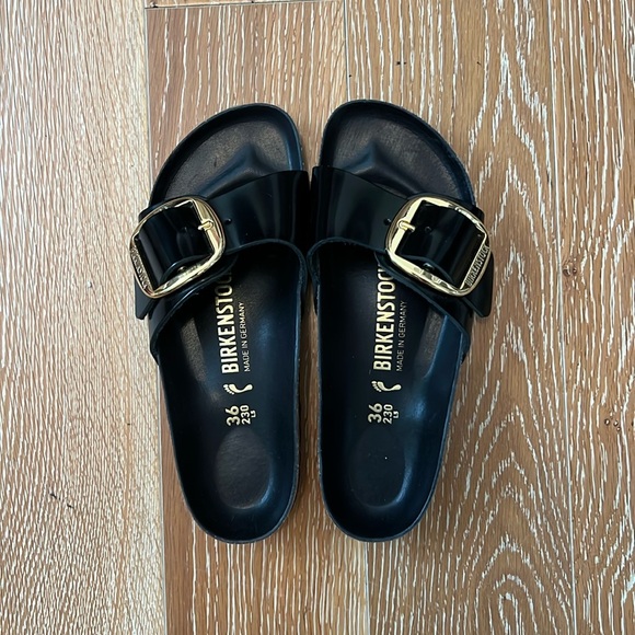 Birkenstocks Madrid black with big gold buckle - Picture 2 of 5